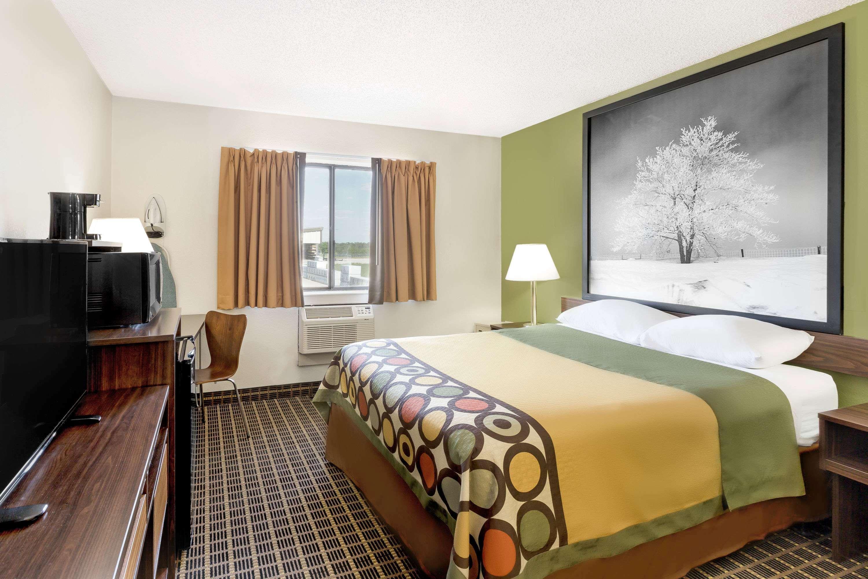 Super 8 By Wyndham Norfolk Motel Екстериор снимка