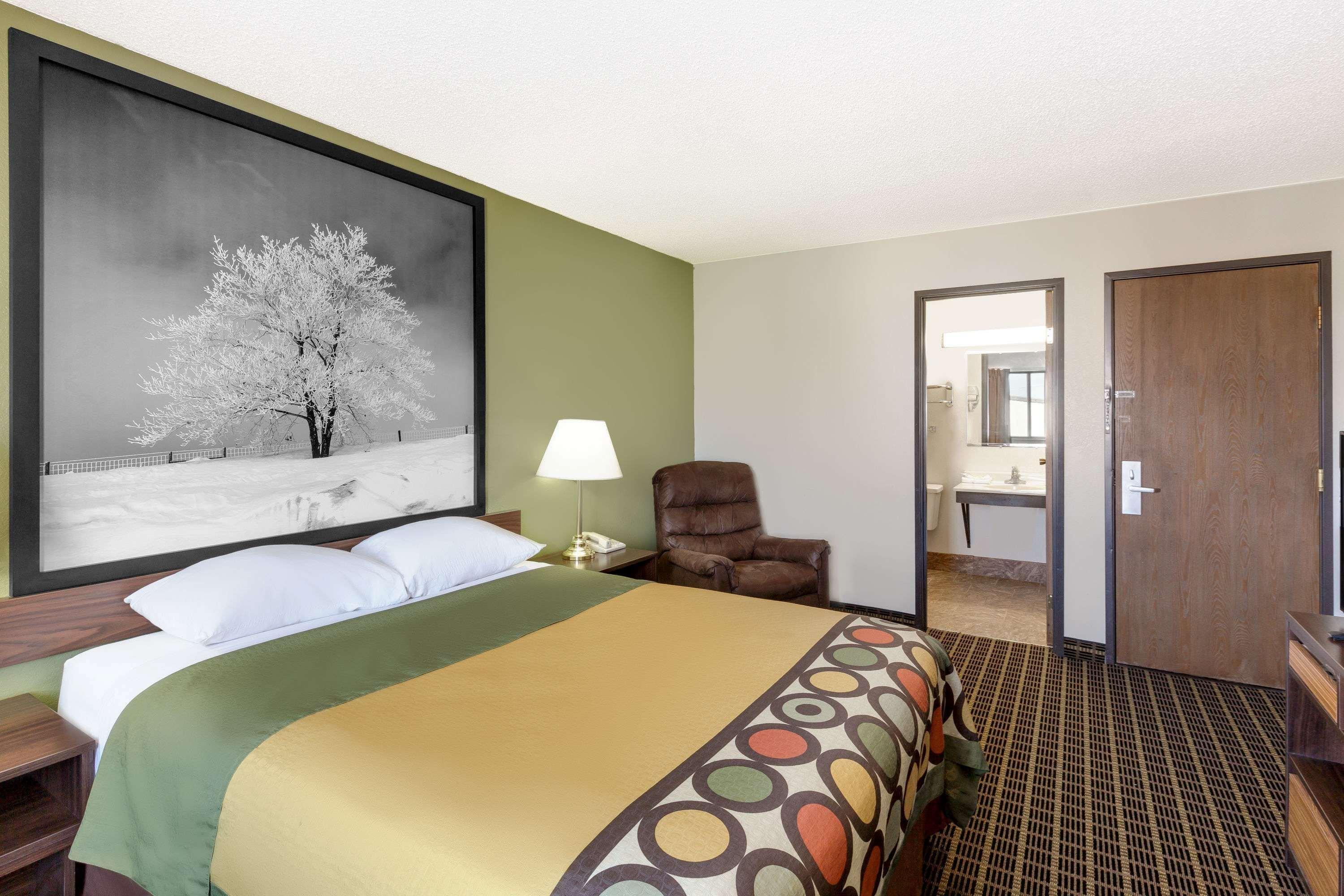 Super 8 By Wyndham Norfolk Motel Екстериор снимка