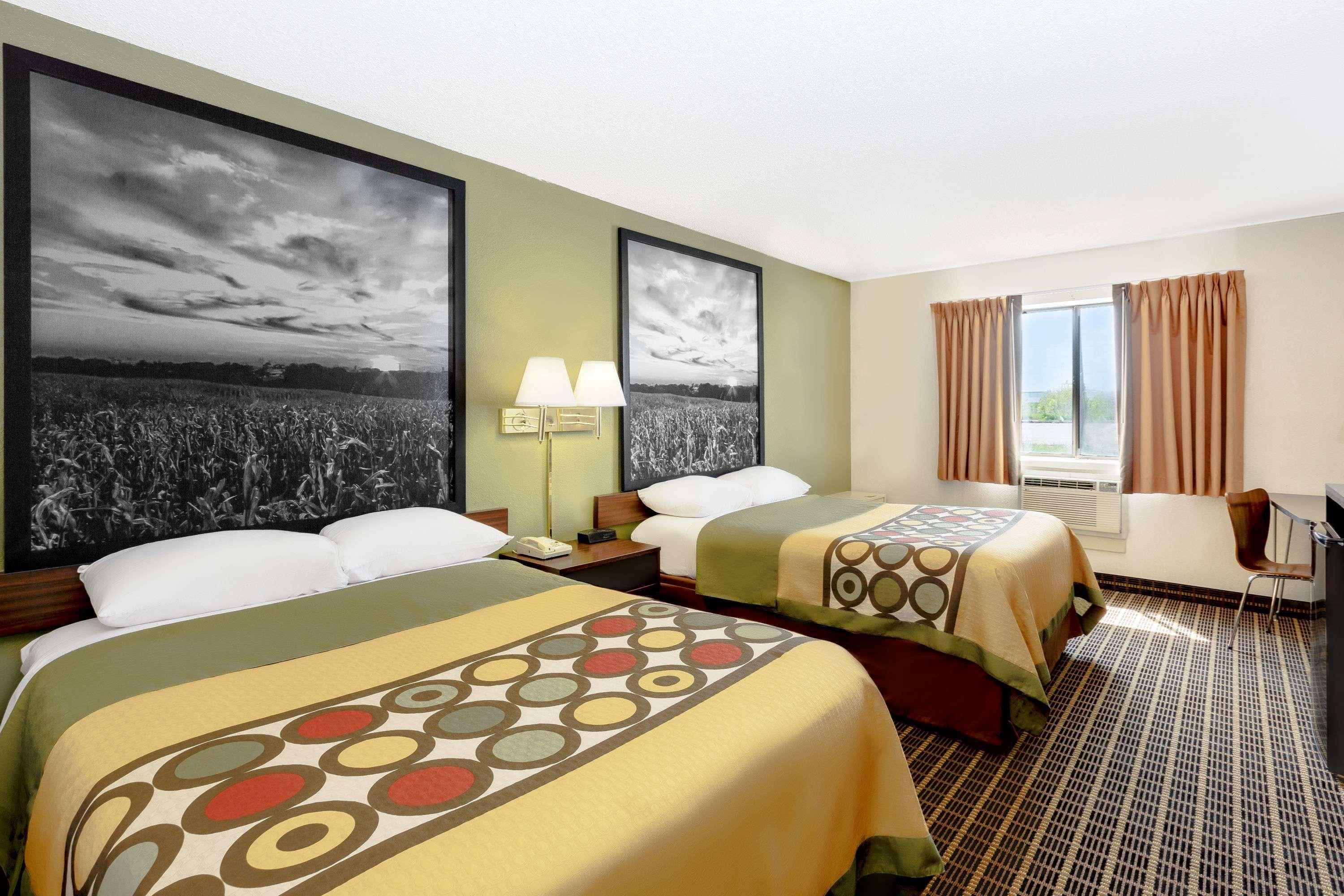 Super 8 By Wyndham Norfolk Motel Екстериор снимка